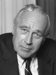 Portrait image of Robert Ludlum