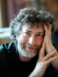 Poträttbild av Neil Gaiman