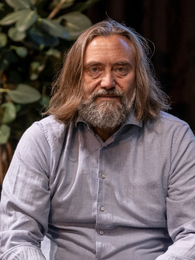 Poträttbild av Carl Frode Tiller