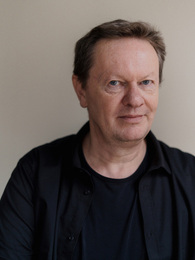 Poträttbild av Steinar Opstad